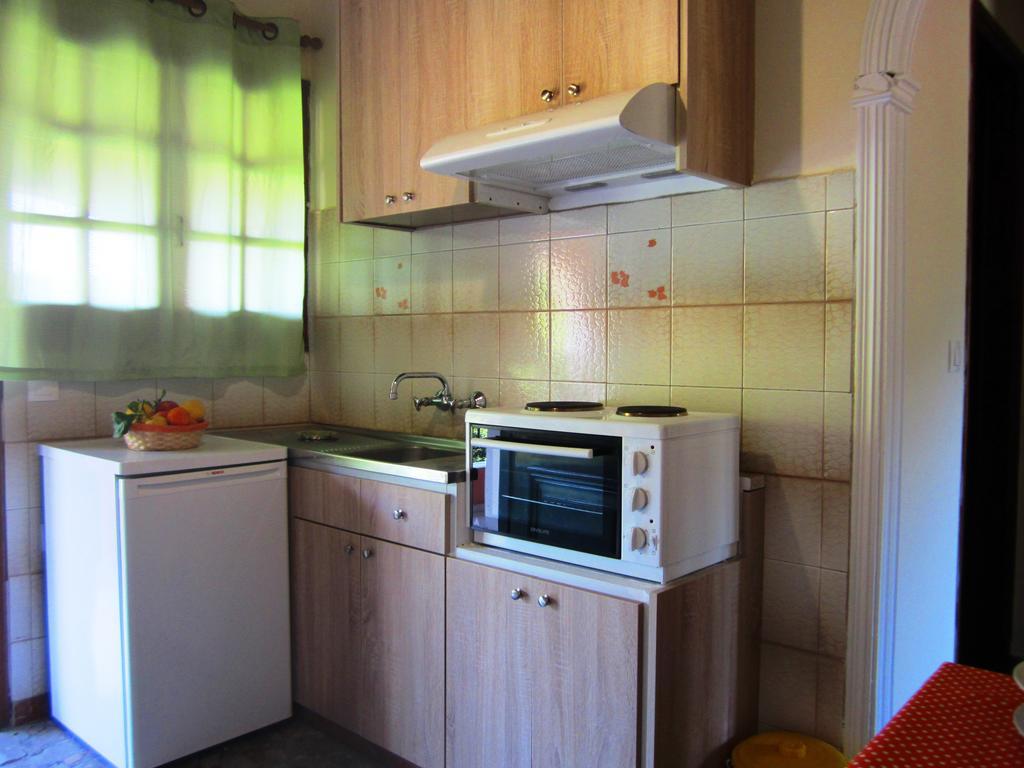 Varvara Studios&Apartments I Peroulades  Habitación foto